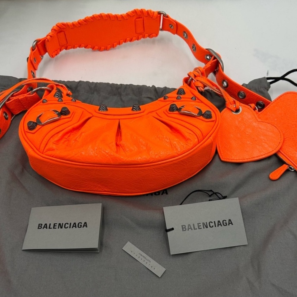 Balenciaga LE CAGOLE SHOULDER BAG. Leather . NWT